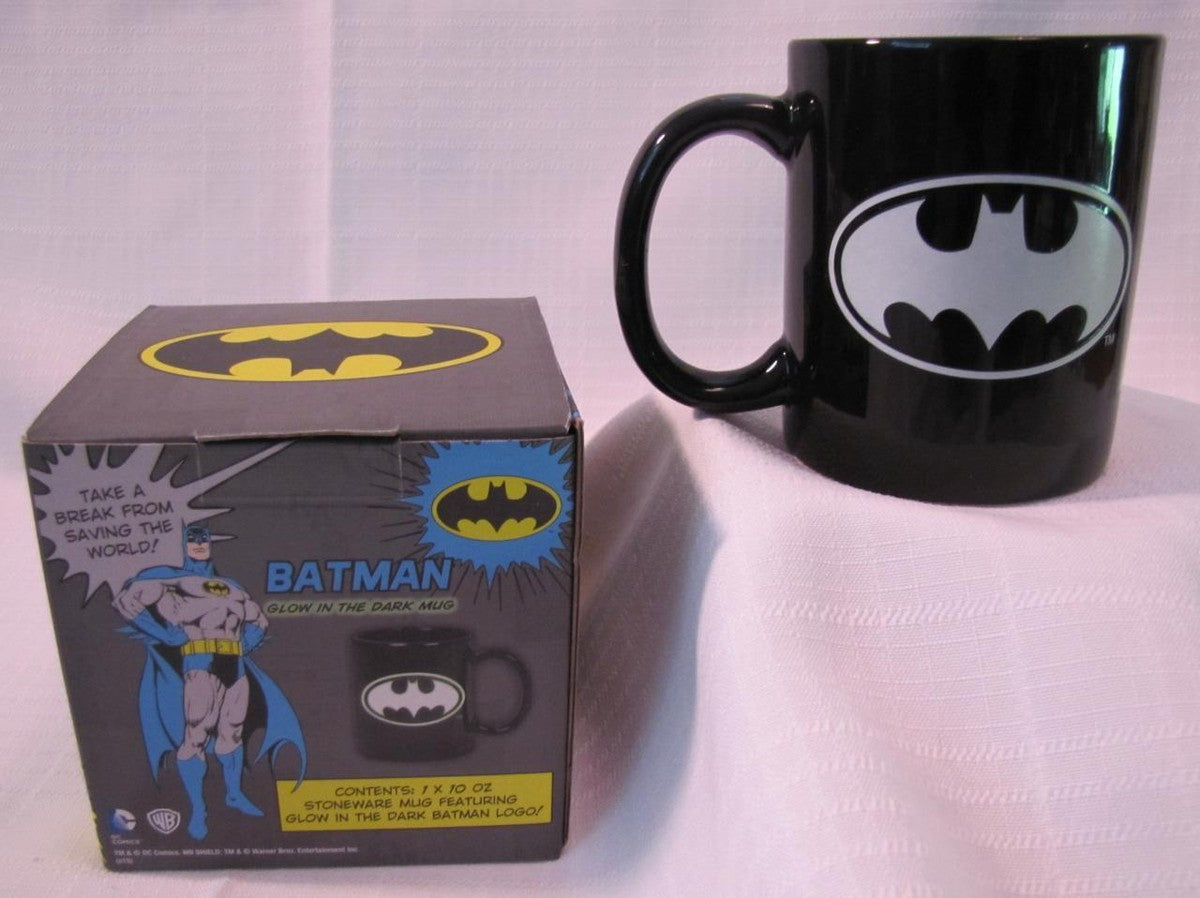 GLOW IN THE DARK BATMAN DC COMICS 10 oz MUG CUP Justice League NEW